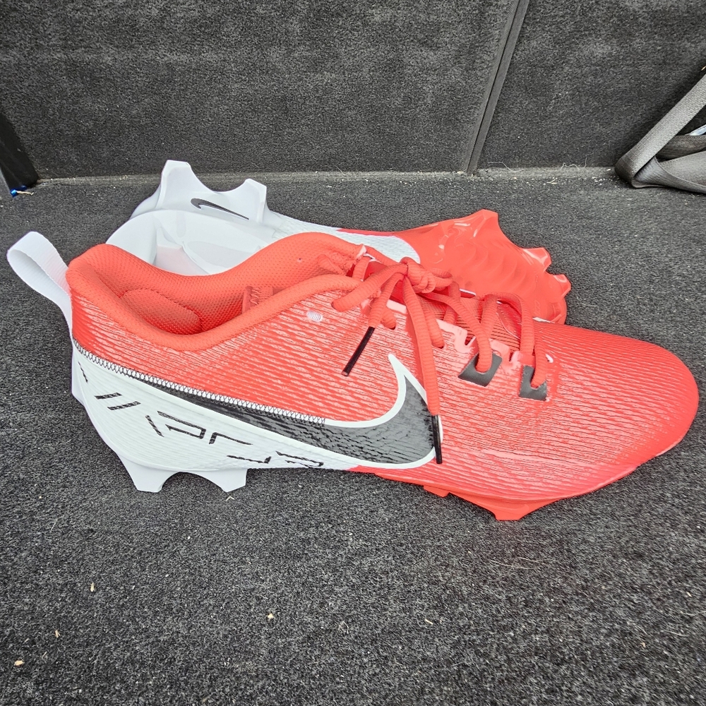 Men's Nike Vapor Edge Speed 360 2 Football Cleats DA5455-600 Size   13. 5